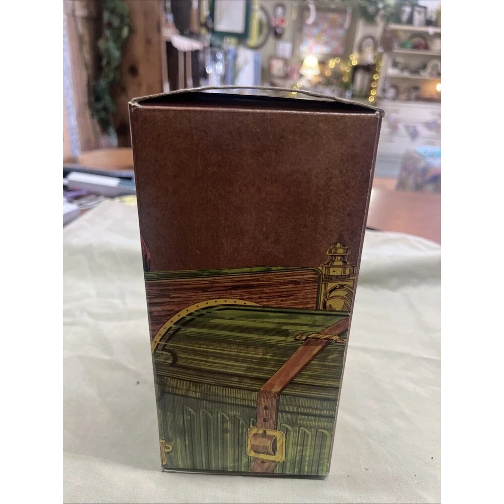 NIB VINTAGE 1973 AVON AUTO LANTERN DEEP WOODS AFTERSHAVE & TALC-NEW IN BOX
